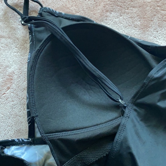 Your Best Look Swimsuit - Picture 6 of 9